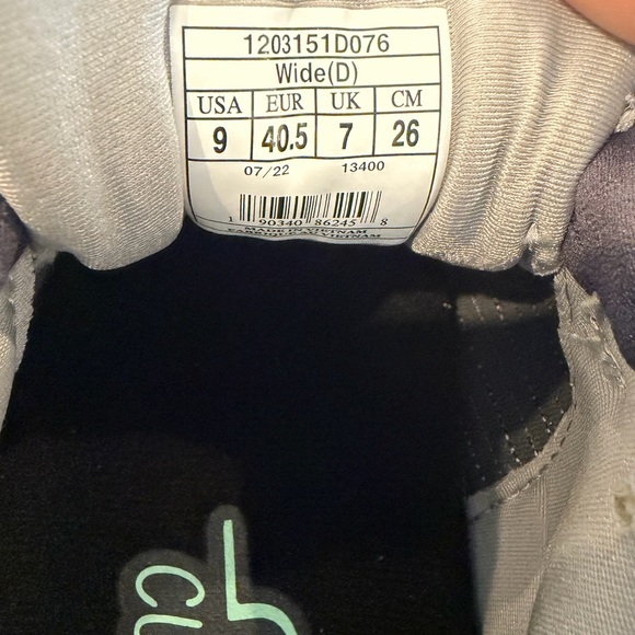 Brooks Ariel '20 Women's Running Shoes - Size 9 Wide (D) - Grey/Green - EUC - Picture 11 of 12